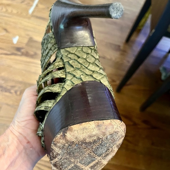 L.A.M.B. Woven Knot Snakeskin Textured Leather Stiletto Platform Peep Toe Heels - Picture 2 of 12